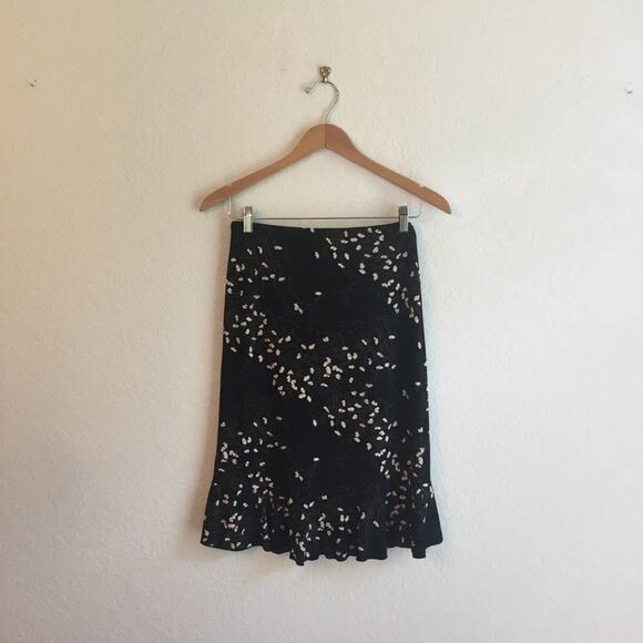 BCBG Maxaria Essentials XS black floral mini skirt - Picture 2 of 3